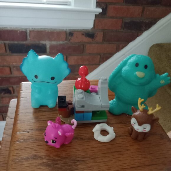 Small Toy Assortment - Picture 2 of 8